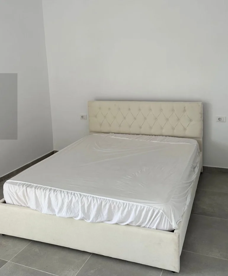 Tirane, jepet me qera Vile 1+1 Kati 3, 65 m² (Zogu Zi,Mbrapa Universitetit te Sporteve)