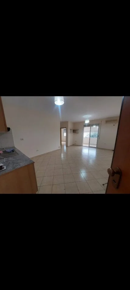 Tirane, jepet me qera apartament 2+1 Kati 3, 90 m² 500 € (Don Bosko)