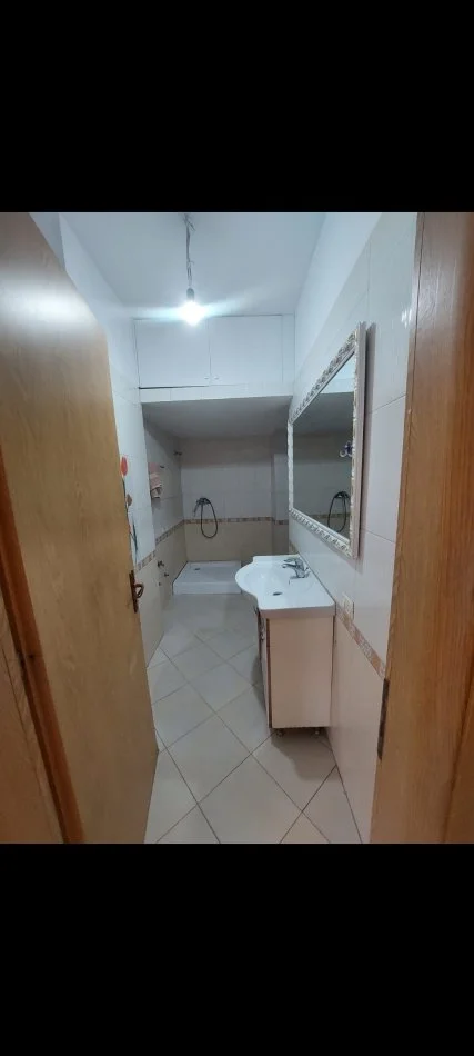 Tirane, jepet me qera apartament 2+1 Kati 3, 90 m² 500 € (Don Bosko)