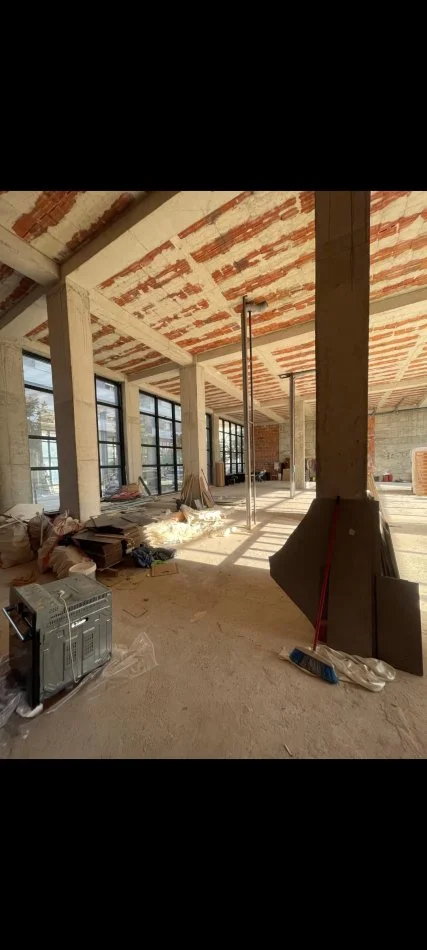 Tirane, jepet me qera ambjent  Kati 0, 340 m² 2.500 € (Rruga Dibres)