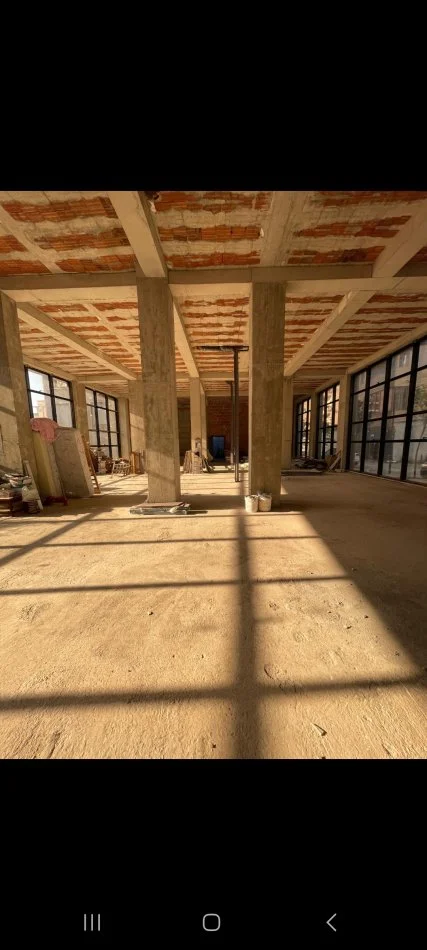 Tirane, jepet me qera ambjent  Kati 0, 340 m² 2.500 € (Rruga Dibres)