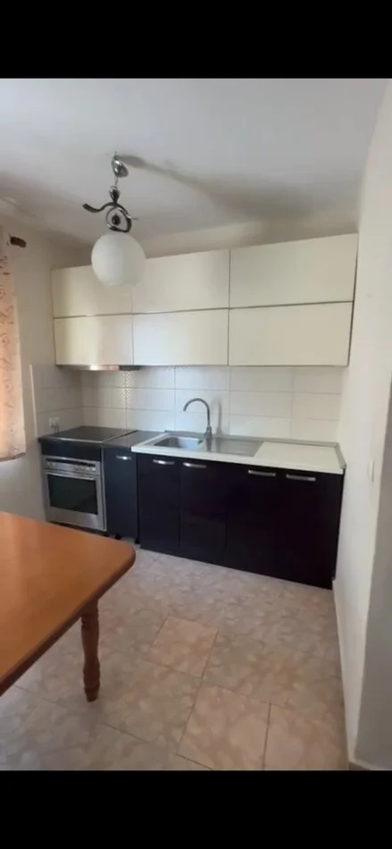 Shqiperi, shitet 2+1 Kati 4, 