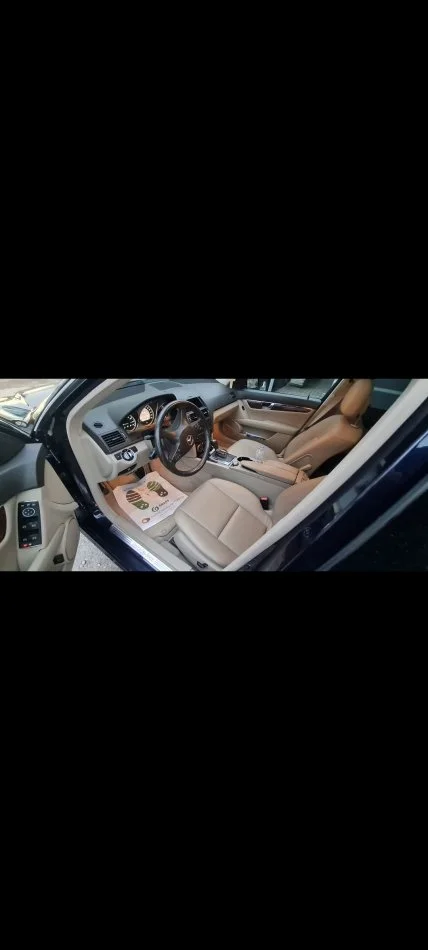 Tirane, shes makine Mercedes benz Benzin, blu e errët tiptronik Klima 255.000 km 7.500 €