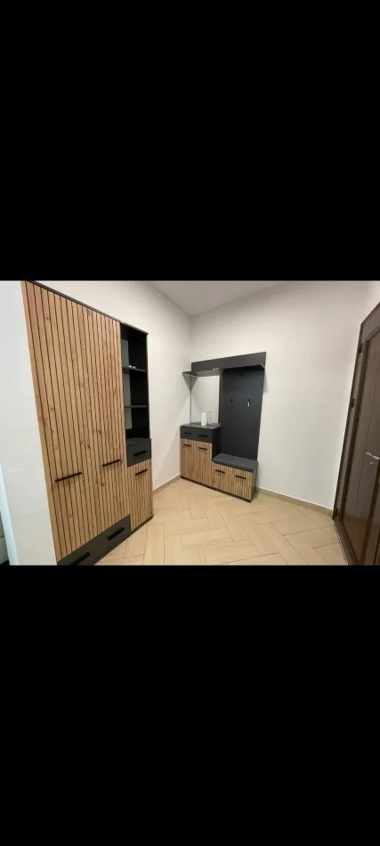 Tirane, jepet me qera apartament 2+1 Kati 4, 120 m² 500 € (Kinostudio)