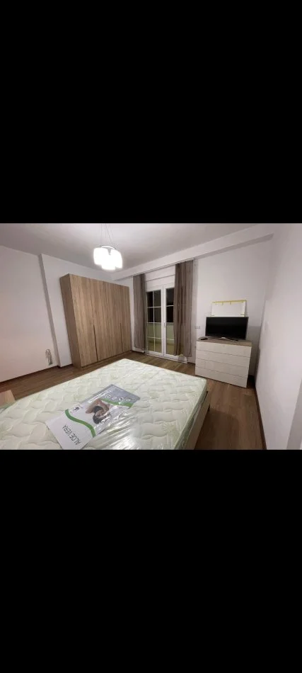 Tirane, jepet me qera apartament 2+1 Kati 4, 120 m² 500 € (Kinostudio)