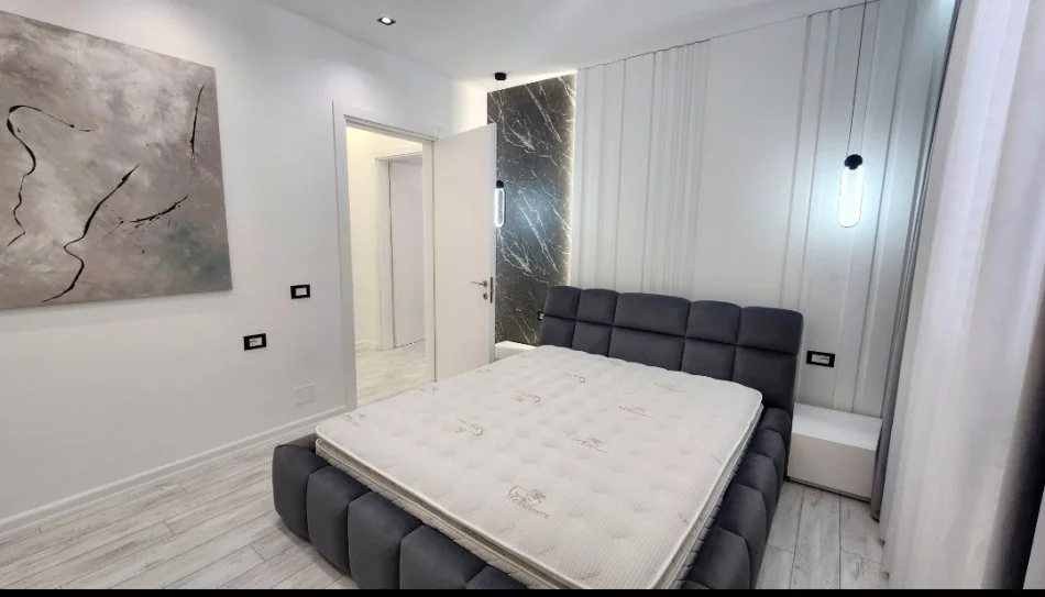 Tirane, shitet apartament 3+1+Aneks+Ballkon Kati 8, 111 m² 275.001 € (Rruga e Kavajes)