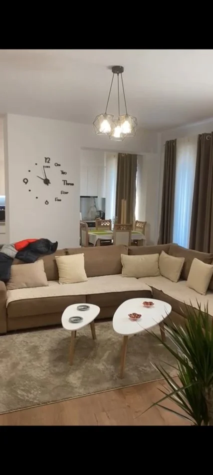 Tirane, jepet me qera apartament 1+1 Kati 3, 95 m² 800 € (Rruga e Durresit)