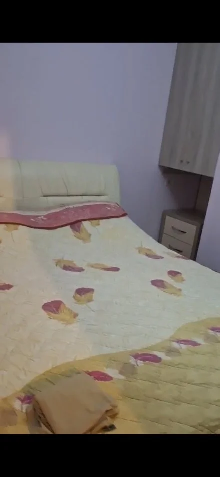 Garsonier me Qera ditore,3000 lek/ 24 ore,Pran Spitalit Ushtarak,Laprak