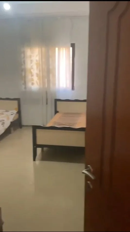 Tirane, jepet me qera Vile 1+1 Kati 2, 55 m² (7 min siper Hotel DEA,Vilat Gjermane)