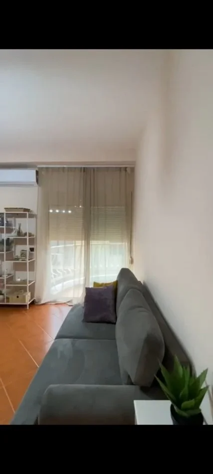 Tirane, shitet apartament 1+1 Kati 2, 61 m² 116.000 € (Rruga e Kavajes {Rruga Him Kolli})