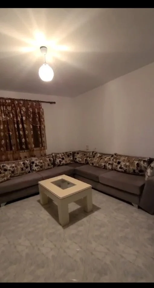 Tirane, jepet me qera Vile 1+1 Kati 2, 70 m² (Rruga Ram Sadria,5 Maji)