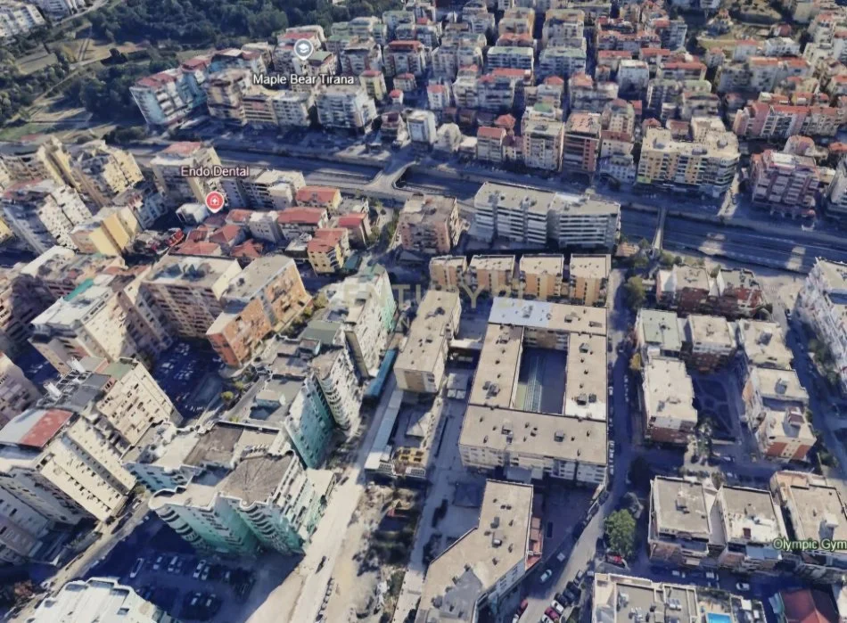 Tirane, shitet ambjent biznesi Kati 4, 1.000 m² 1.400.000 € (Komuna e Parisit)