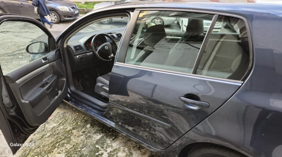 Tirane, shes makine Golf 5 viti 2008 Benzin+Gaz, blu manuale Kondicioner 4.300 €