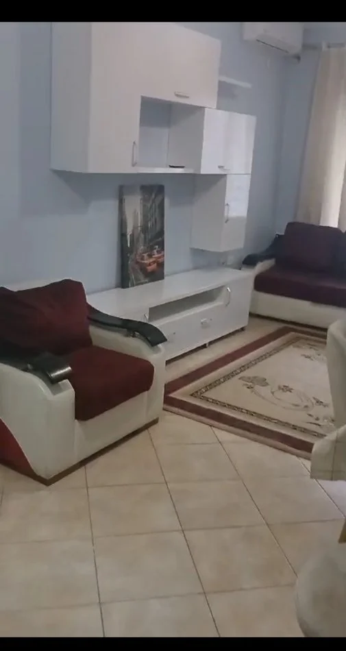 Tirane, jepet me qera apartament 1+1+Ballkon Kati 2, 55 m² (200 m Posht Spitalit Hygeia, Pran ARDENO)