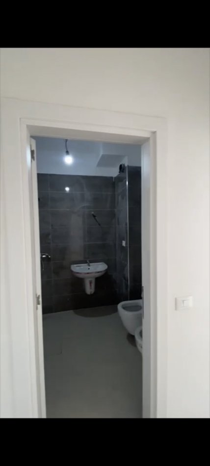 Tirane, shes apartament 1+1+Ballkon Kati 2, 73 m² 135.000 € (Bulevardi Ri)