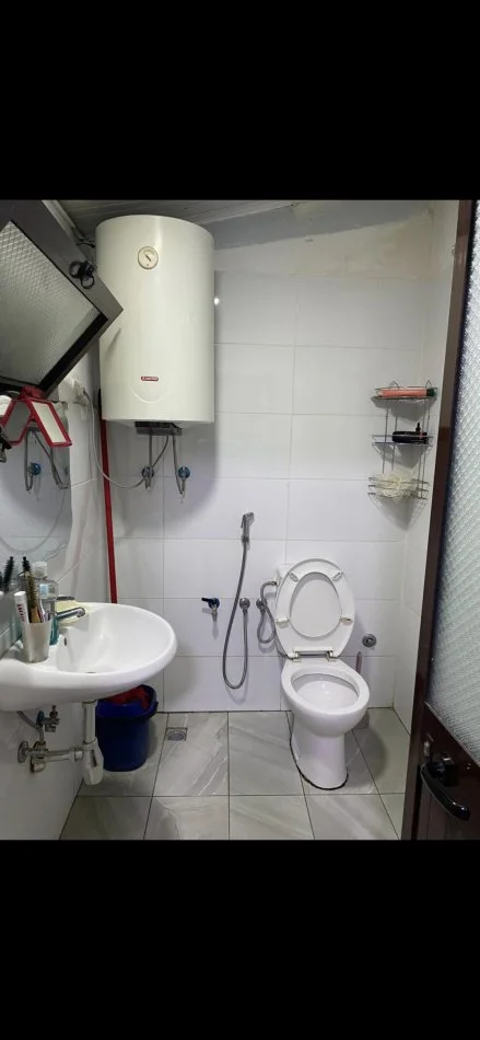 Tirane, jepet me qera apartament 1+1 Kati 1, 55 m² 260 € (Sauk)