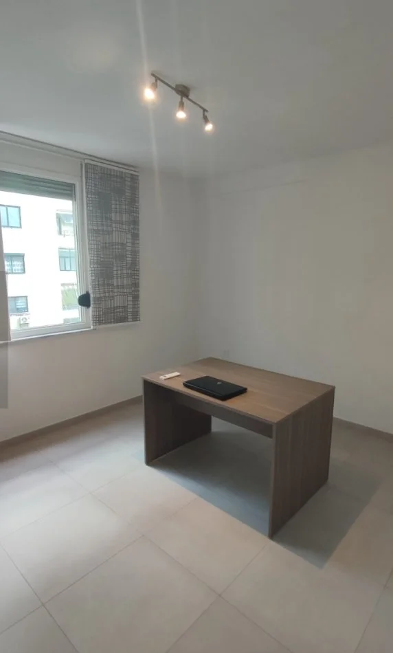 Tirane, jepet me qera apartament 2+1 Kati 4, 80 m² 590 € (Myslym shyri)
