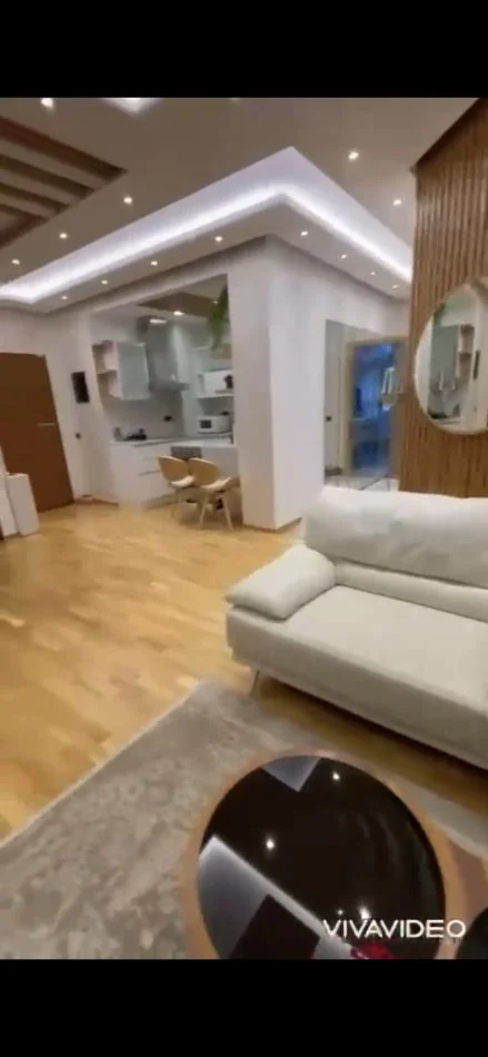 Tirane, jepet me qera apartament 2+1+Ballkon Kati 3, 100 m² 850 € (Don Bosko)