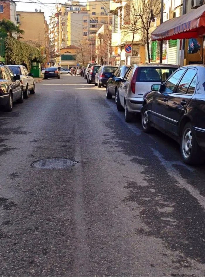 Shitet ambjent bisnesi Kati 0 Siperfaqja 100 m2 ² (Rruga e Durresi)