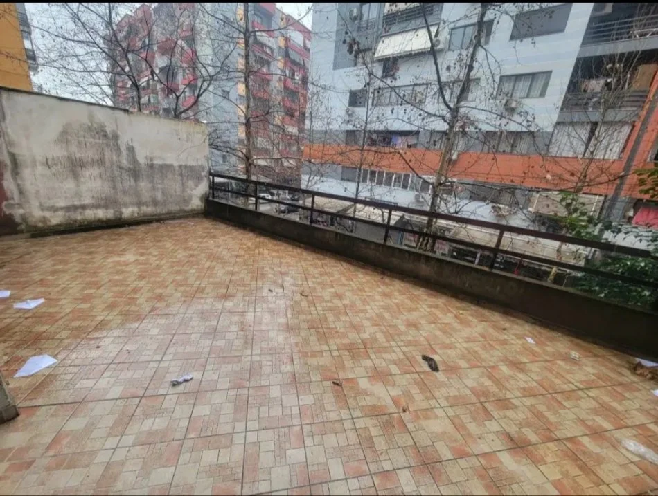 Tirane, shitet apartament 3+1+Ballkon Kati 1, 132 m² 125.000 € (Besim Alla)
