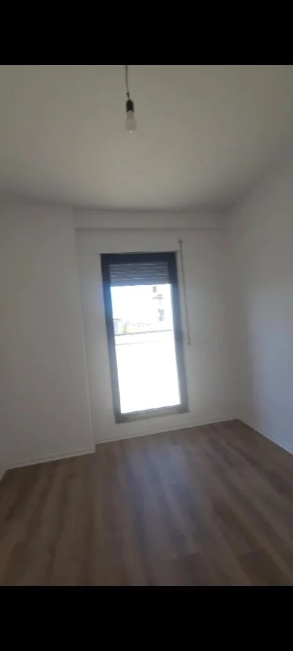 Tirane, shitet 2+1 Kati 3, 107 m² 290.000 € (Oxhaku)