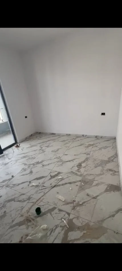 Tirane, shitet apartament 1+1+Ballkon Kati 7, 57.000 € (Rruga Teuta, tek Ulliri)