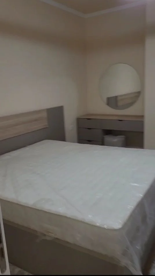 Tirane, jepet me qera apartament 1+1+Ballkon Kati 2, 68 m² 1.000 € (Liqeni i Thate)