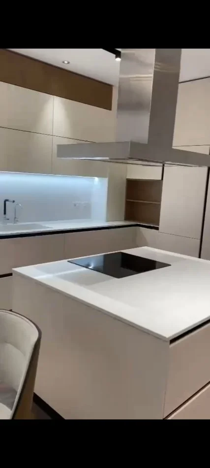 Tirane, shitet apartament 2+1 Kati 3, 123 m² 250.000 € (Bulevardi i Ri)