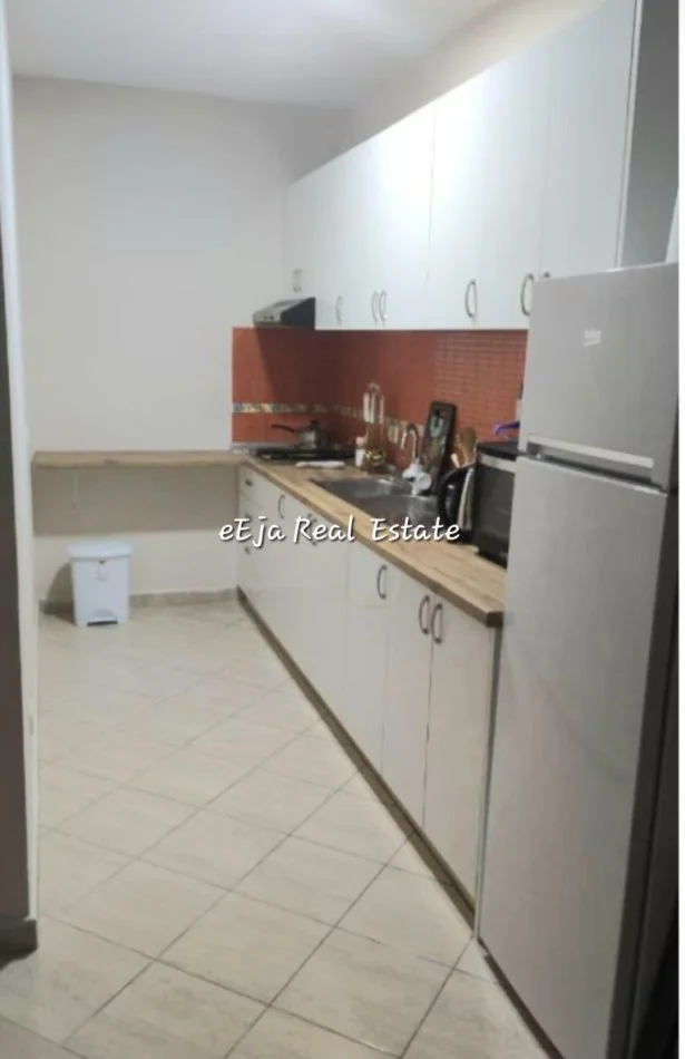 Tirane, jepet me qera apartament 1+1+Ballkon Kati 4, 60 m² 500 € (Dibres)