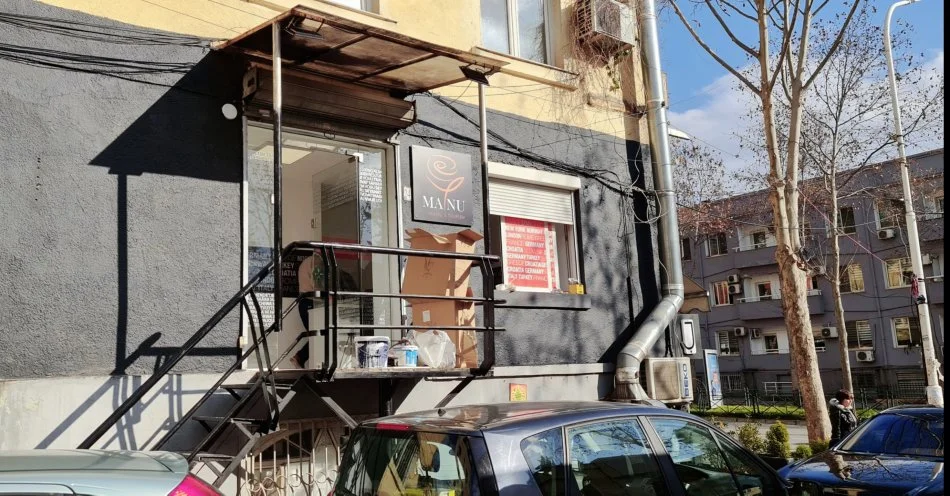 Tirane, jepet me qera ambjent biznesi Kati 0, 30 m² 500 € (Rruga e Kavajes)