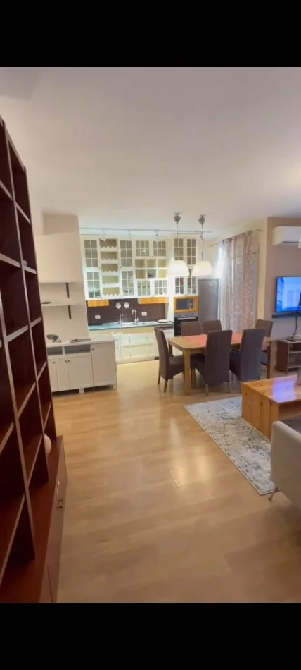 Tirane, jepet me qera apartament 2+1 Kati 3, 90 m² 750 € (Komuna parisit)