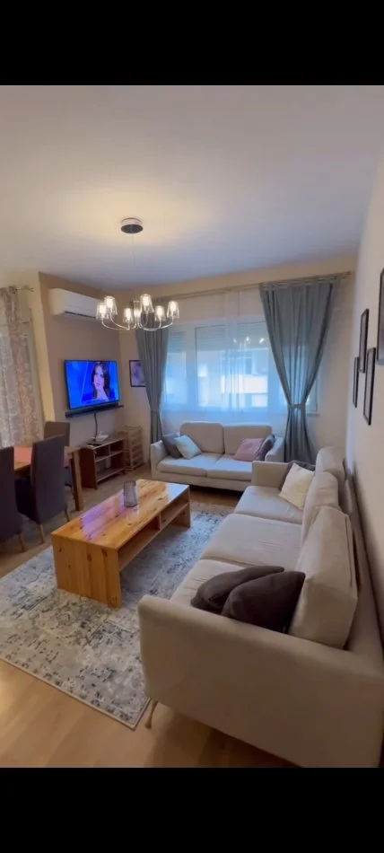 Tirane, jepet me qera apartament 2+1 Kati 3, 90 m² 750 € (Komuna parisit)