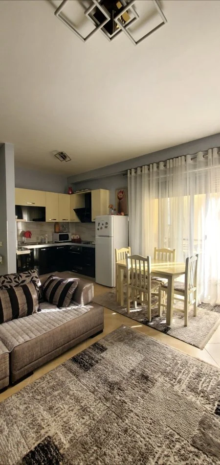 Tirane, jepet me qera apartament 1+1 Kati 4, 62 m² 450 € (Siri kodra)