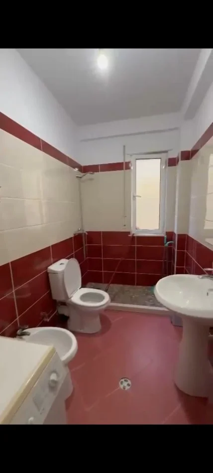 Tirane, jepet me qera apartament 2+1 Kati 2, 100 m² 500 € (Kodra e diellit)