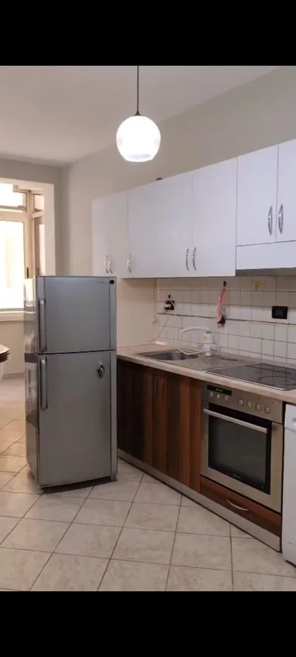 Tirane, jepet me qera apartament 1+1 Kati 3, 65 m² 550 € (21 dhjetori)