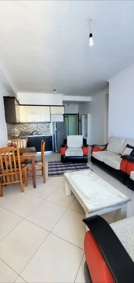 Tirane, jepet me qera apartament 2+1+Ballkon Kati 6, 400 € (Teodor Keko)