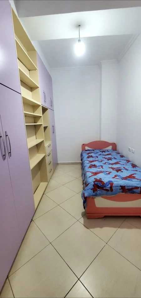 Tirane, jepet me qera apartament 2+1+Ballkon Kati 6, 400 € (Teodor Keko)