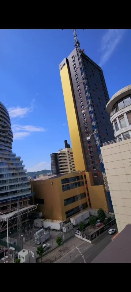 Tirane, jap me qera zyre , (Qender)