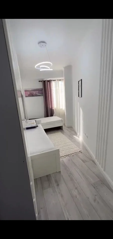 Tirane, shitet apartament 2+1+Ballkon Kati 7, 84.5 m² 129.000 €