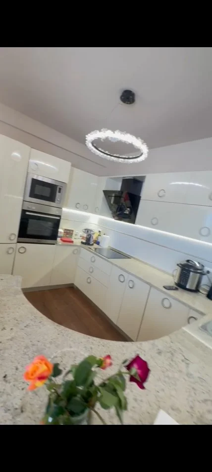 Tirane, shitet apartament 2+1 Kati 9, 112 m² 295.000 € (Pazari i ri)