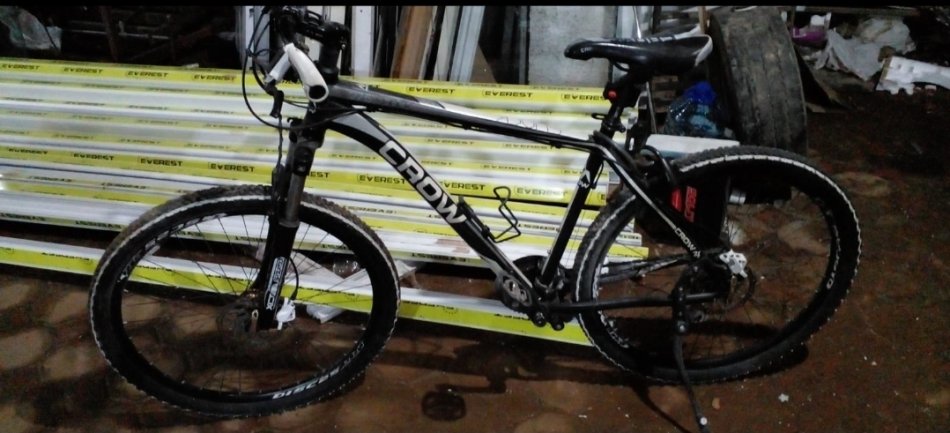 Tirane, shes biciklete Crow-Bianchi e bardhë 260 €
