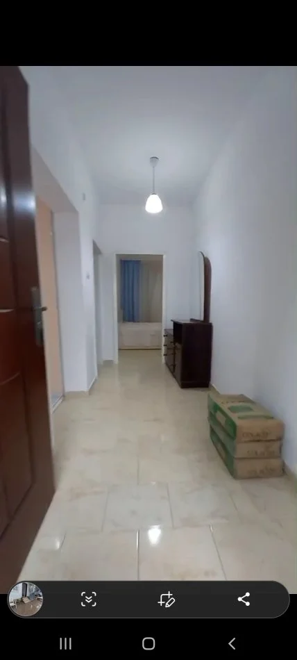 Tirane, jepet me qera shtepi 1+1+Ballkon Kati 1, 70 m² 400 € (Posta Selite)