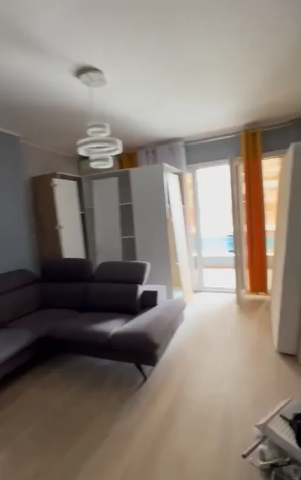 Tirane, shitet apartament 1+1+Ballkon Kati 2, 75 m² 130.000 € (Kopshti zoologjik)
