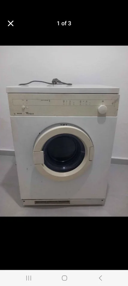 Tirane, shes Tharese rrobash Tharëse PHILIPS