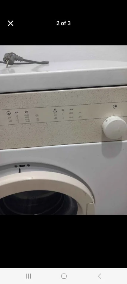 Tirane, shes Tharese rrobash Tharëse PHILIPS