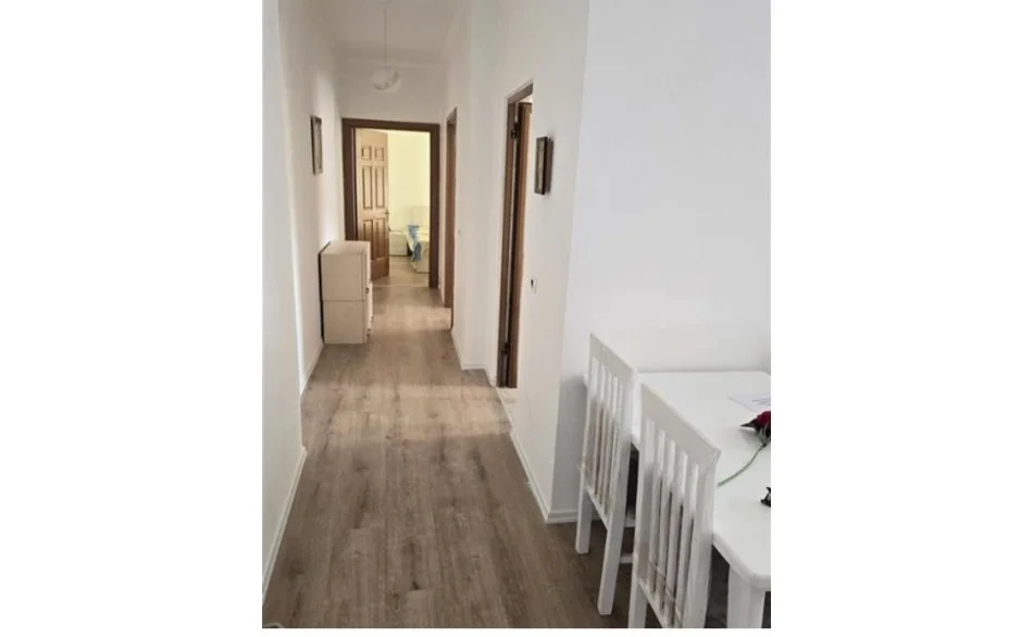 Tirane, jepet me qera apartament 2+1+Ballkon Kati 4, 120 m² 420 € (Yzberisht)