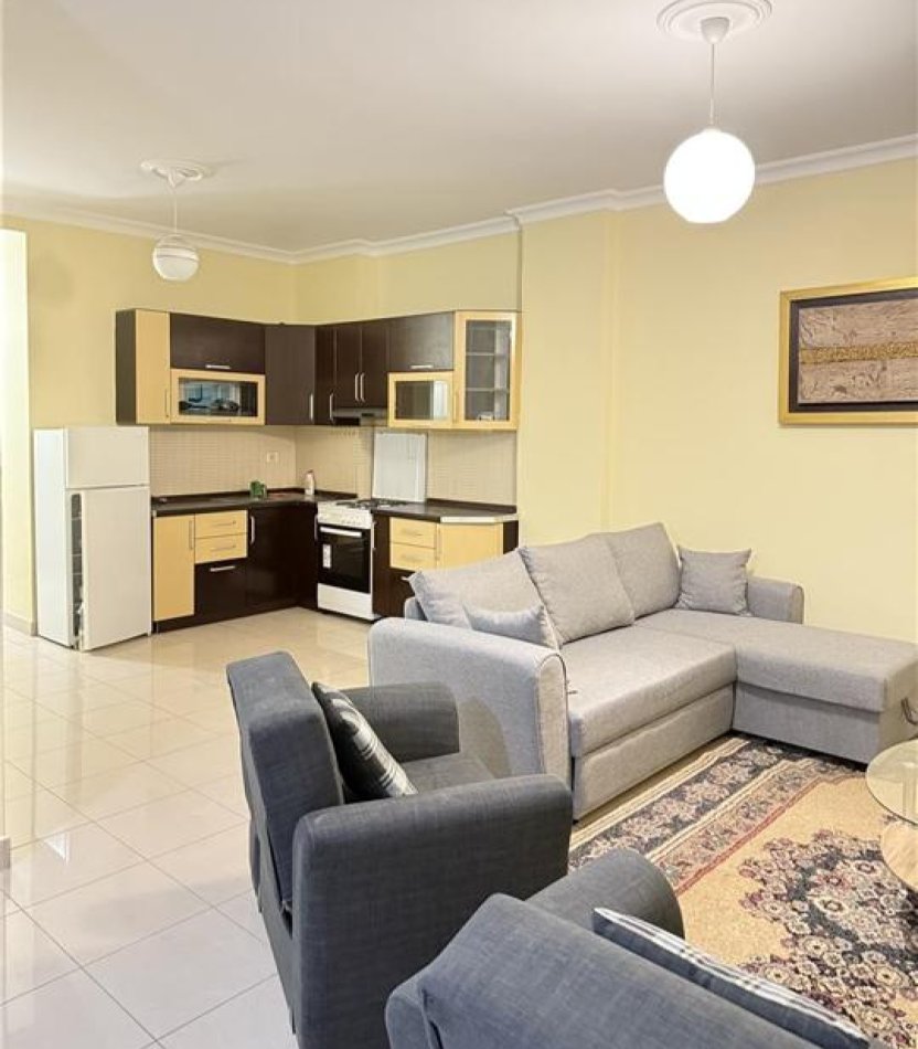 Tirane, jepet me qera apartament 2+1+Aneks+Ballkon Kati 1, 101 m² 550 € (Rruga Don Bosko)