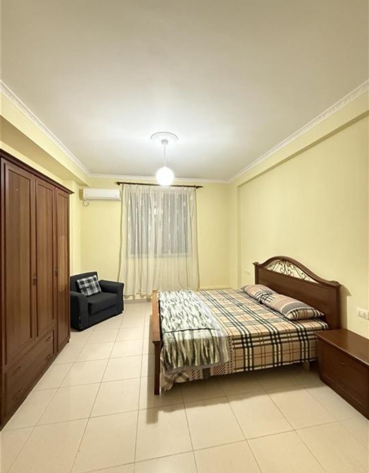 Tirane, jepet me qera apartament 2+1+Aneks+Ballkon Kati 1, 101 m² 550 € (Rruga Don Bosko)