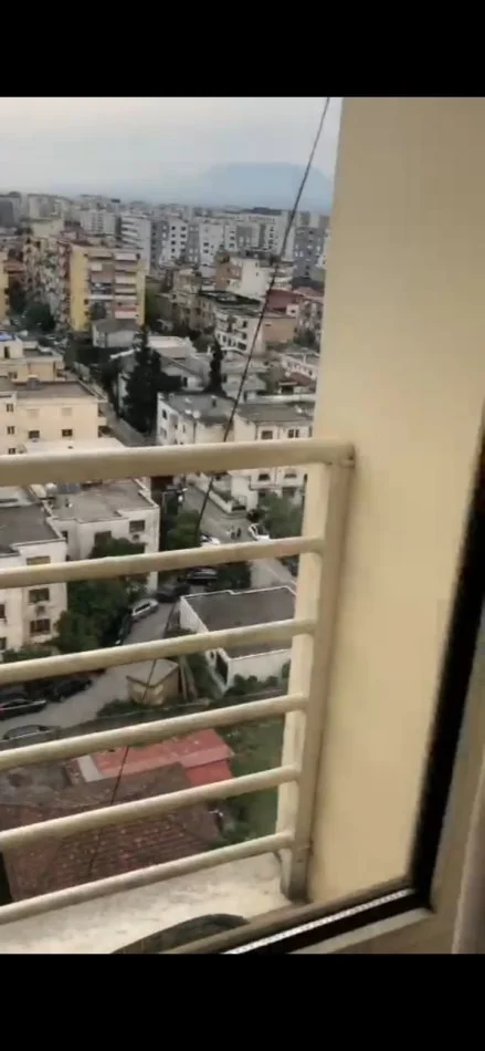 Tirane, jepet me qera apartament 2+1 Kati 8, 95 m² 530 € (Kavajës)