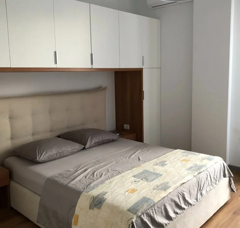 Gjiri Lalzit, jepet me qera Vile 3+1 , (Vala Mar)